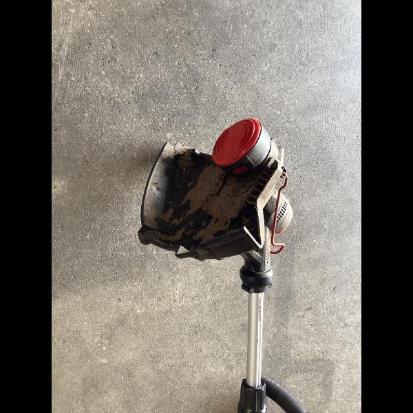 Lot # 1303 CRAFTSMAN Cordless Electric String Trimmer $60