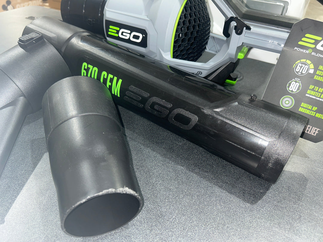 Soplador de hojas portátil a batería EGO POWER+ de 56 voltios, 670 CFM y 180 MPH (herramienta básica) (usado)