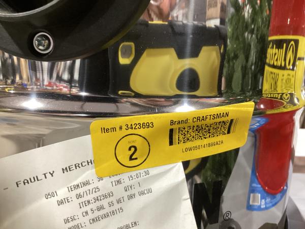 Lot # 2196 CRAFTSMAN CMXEVBE17925 5 Gallon 5.0 Peak HP Wet/Dry Wall Vac $157