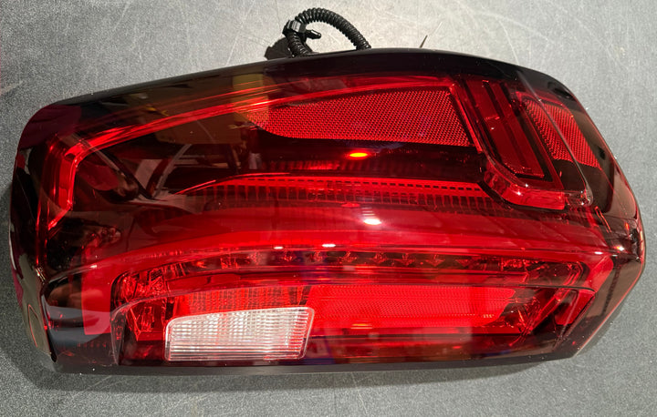 LED Tail Light Rear Lamp Assembly Left and Right  2019-2026 GMC Sierra (Open Box)