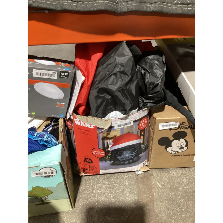 Lot # 879 STAR WARS Darth Vader Christmas Inflatable $120