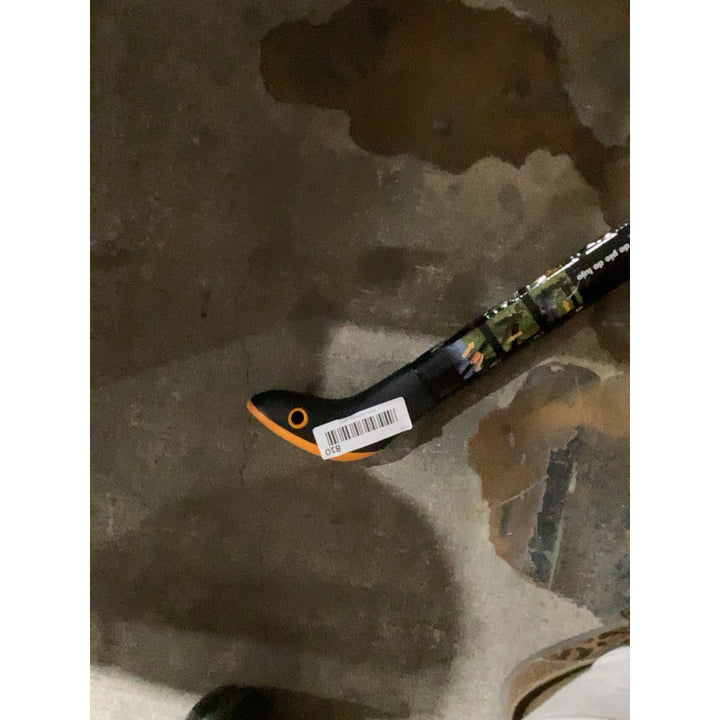 Lot # 810 Fiskars Deluxe Stand-up Weeder $51.38