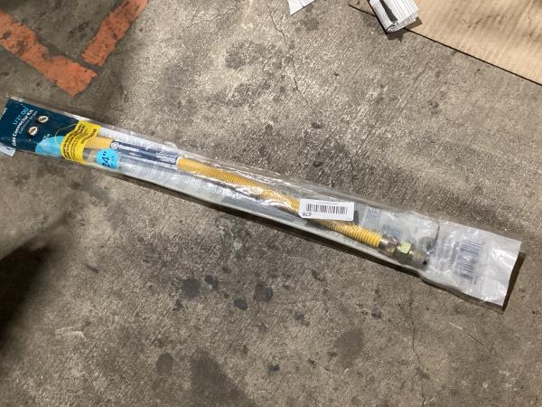 Lot # 678 Eastman 24 Inch x 1/2 Inch OD Flexible Gas Line Connector