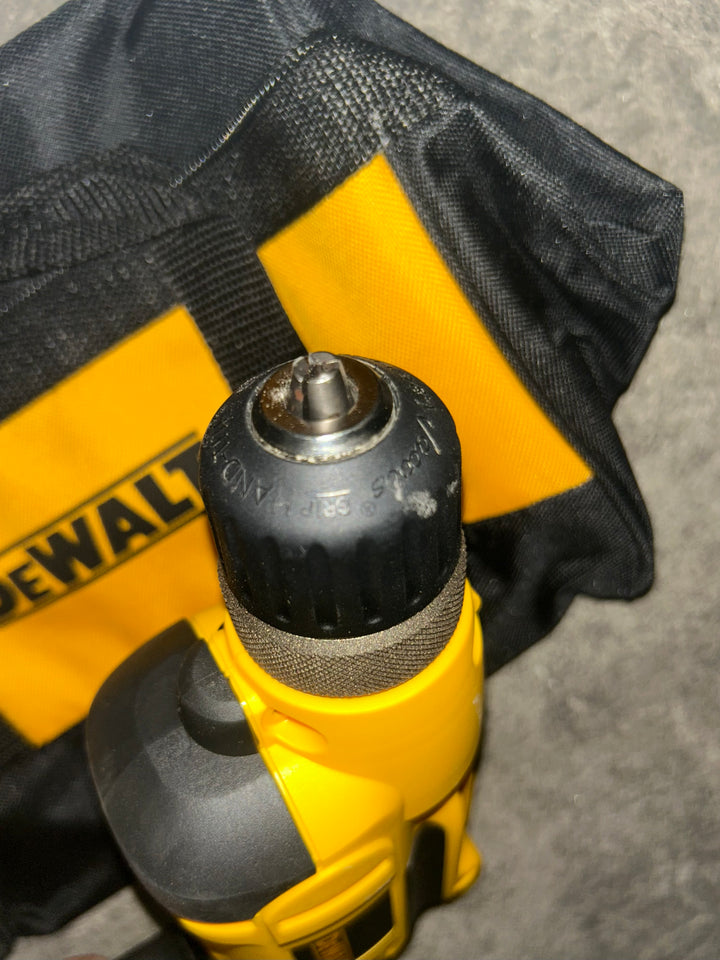 DEWALT 3/8-in Keyless Drill (Soft Bag Included) (USED)