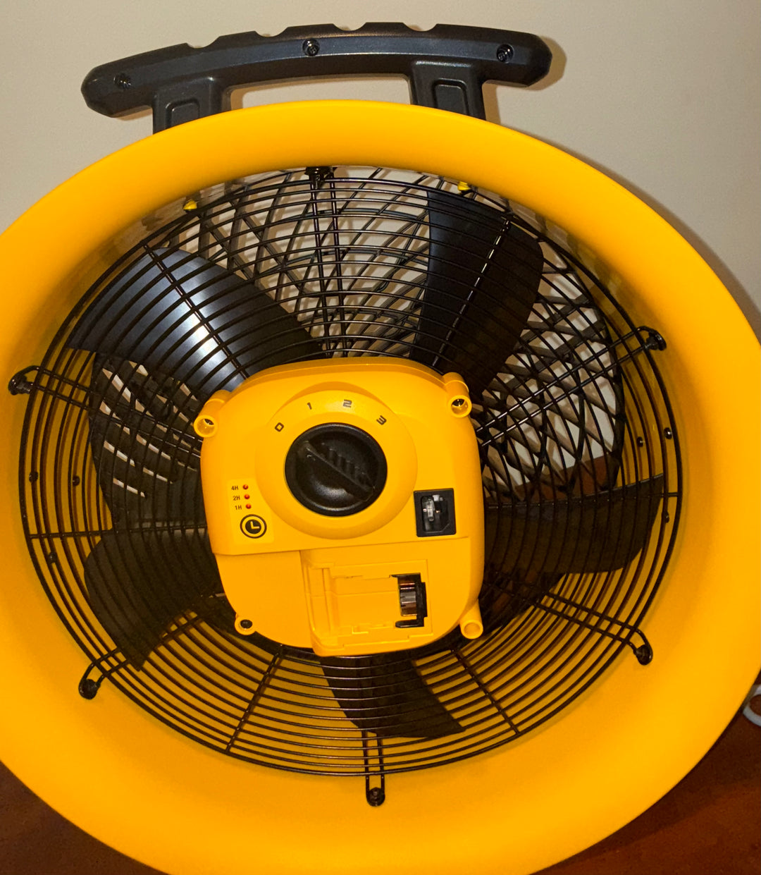DEWALT 18-in High Velocity Indoor/Outdoor Industrial Fan