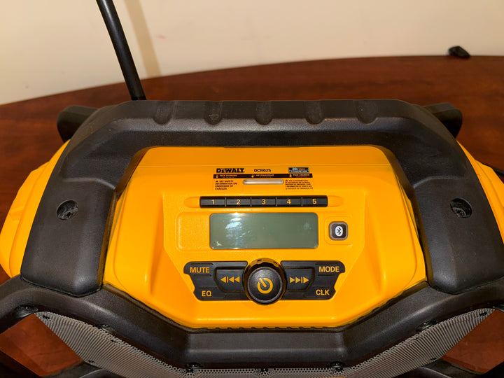 DeWalt 20V MAX Bluetooth Radio with Built-in Charger