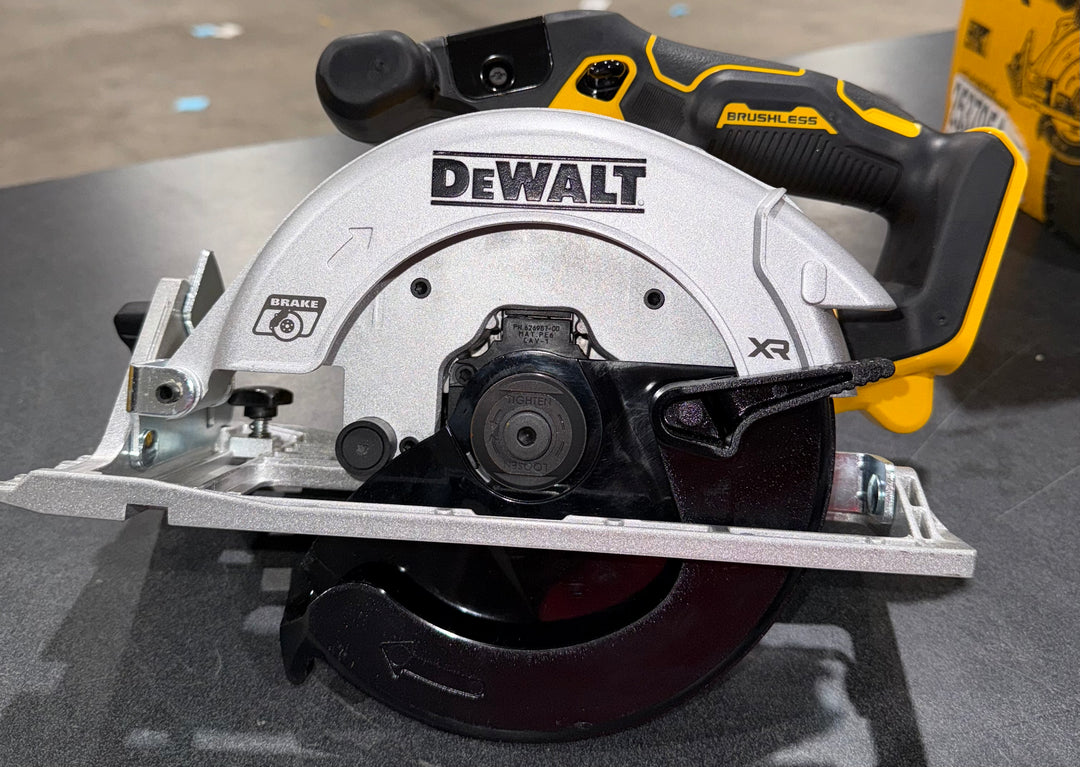 DEWALT XR 20-volt Max 6-1/2-in Brushless Cordless Circular Saw (Used)