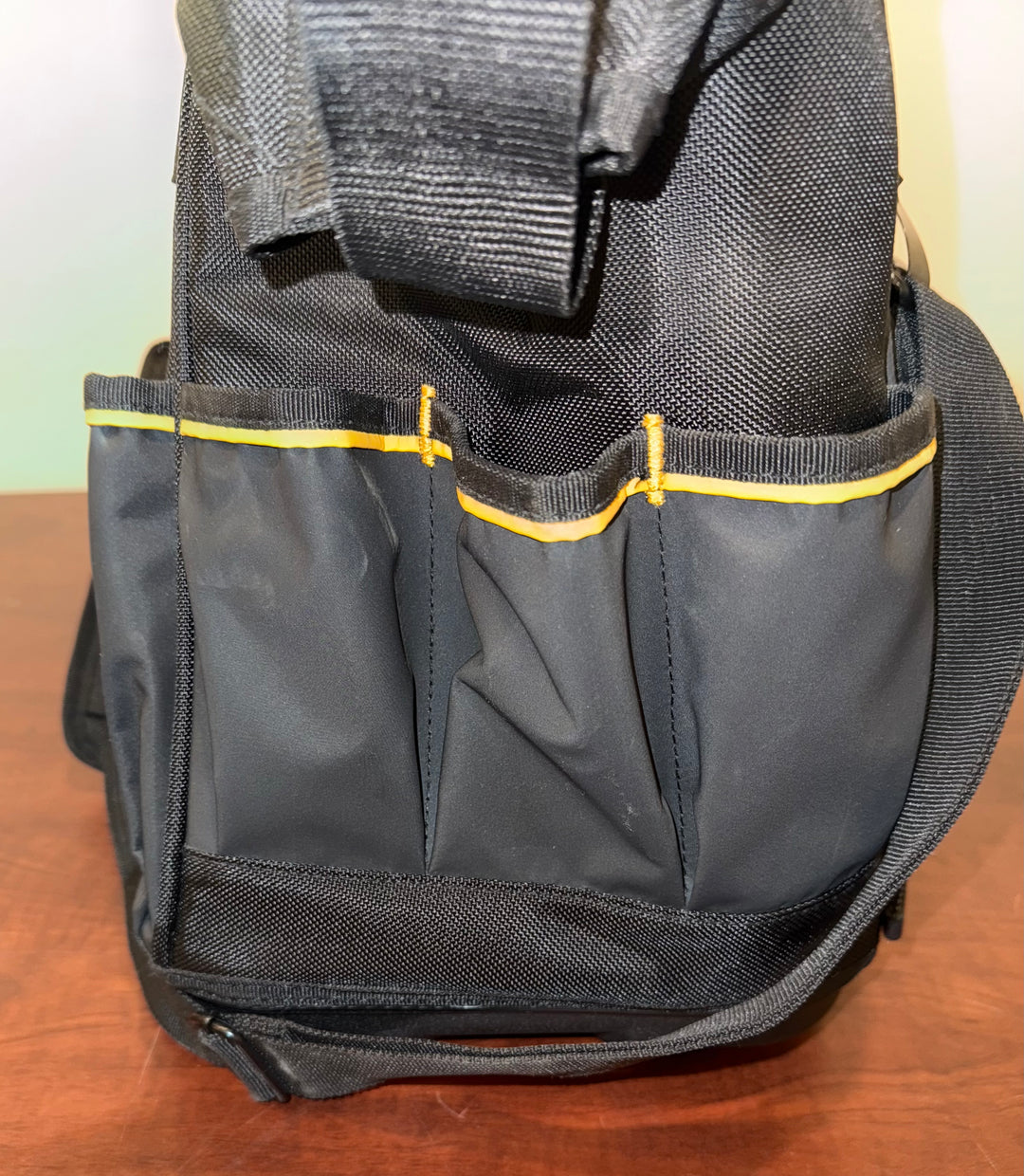 DEWALT 20 PRO Open Mouth Tool Bag Open Box
