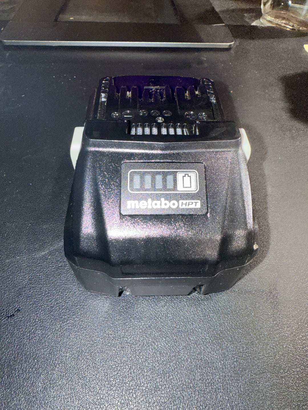 Metabo HPT MultiVolt 36 -Volt 1 -Pack Lithium-ion 4 Ah Battery (Open Box)