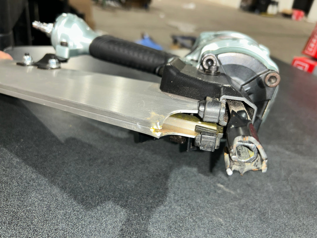 Clavadora neumática de cabeza redonda Metabo HPT de 3-1/2 pulgadas y 21 grados (usada)