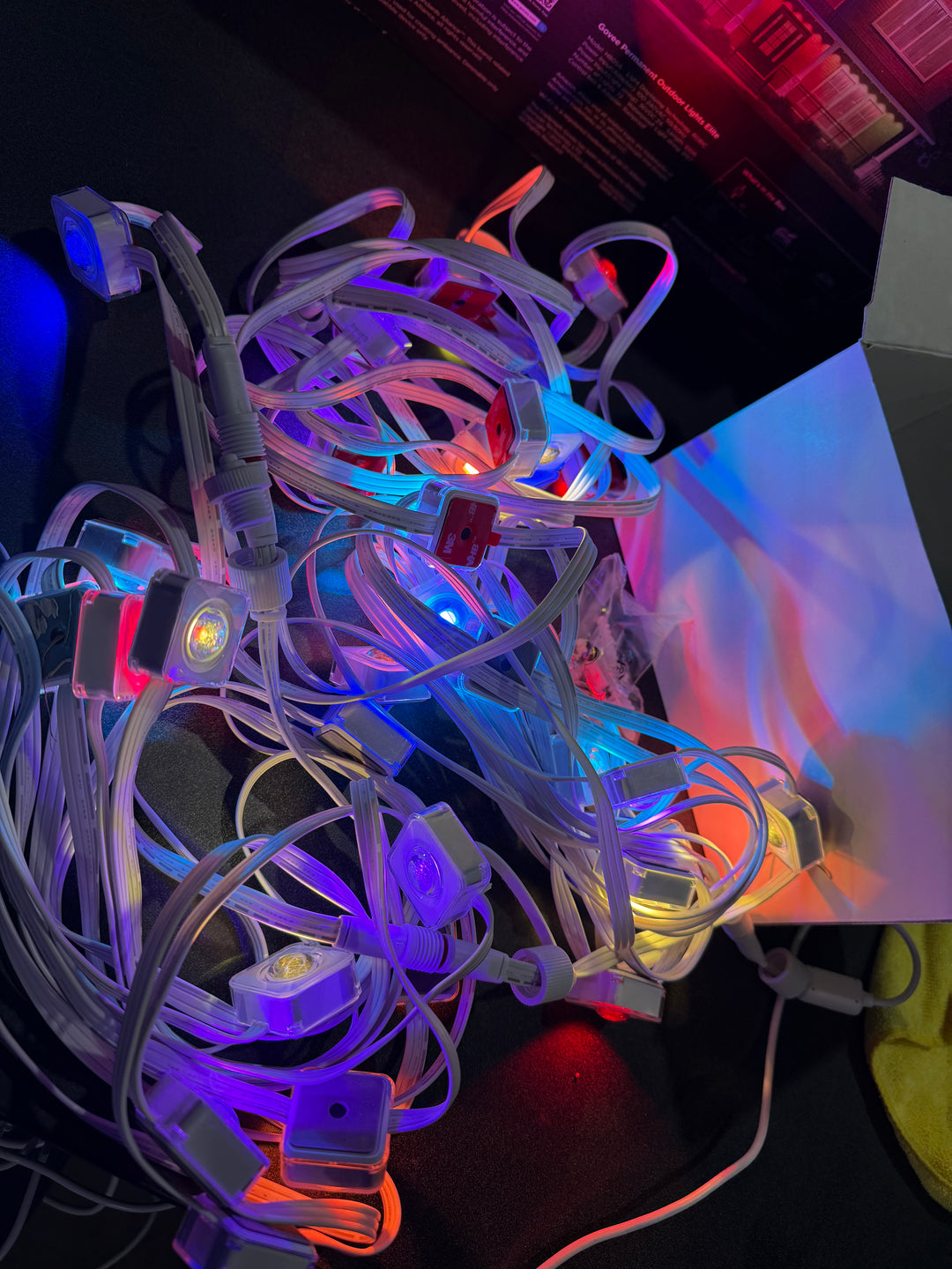 Luces LED para exteriores Govee Elite, 30 m, RGBICW, blancas, permanentes (caja abierta)