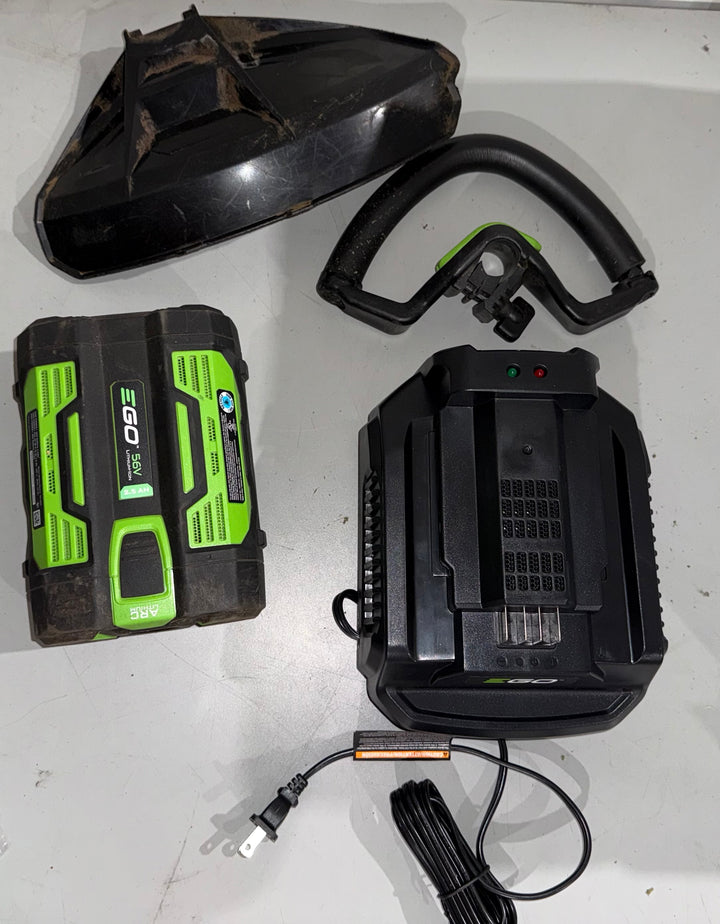 Desbrozadora de hilo a batería de eje dividido de 15 pulgadas y 56 voltios EGO POWERLOAD de 2,5 Ah (batería y cargador incluidos) 