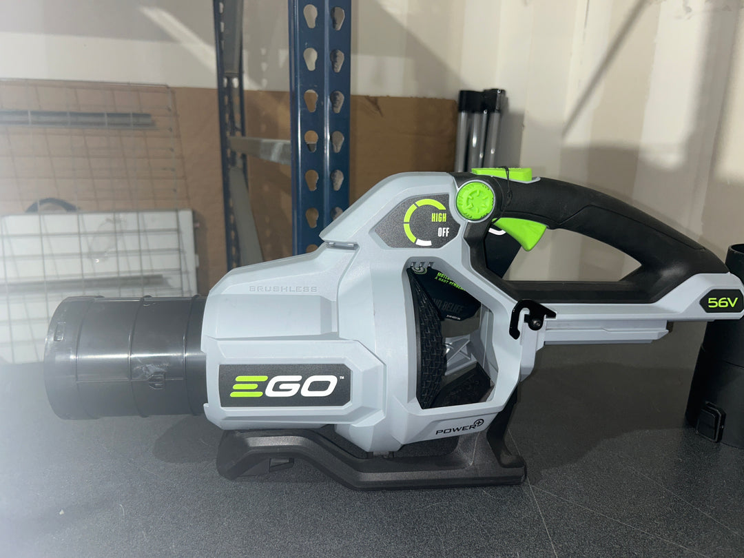 Soplador de hojas portátil a batería EGO Power+ de 56 voltios, 615 CFM y 170 MPH. Batería no incluida. Cargador no incluido (USADO) (HERRAMIENTA DESNUDA). 