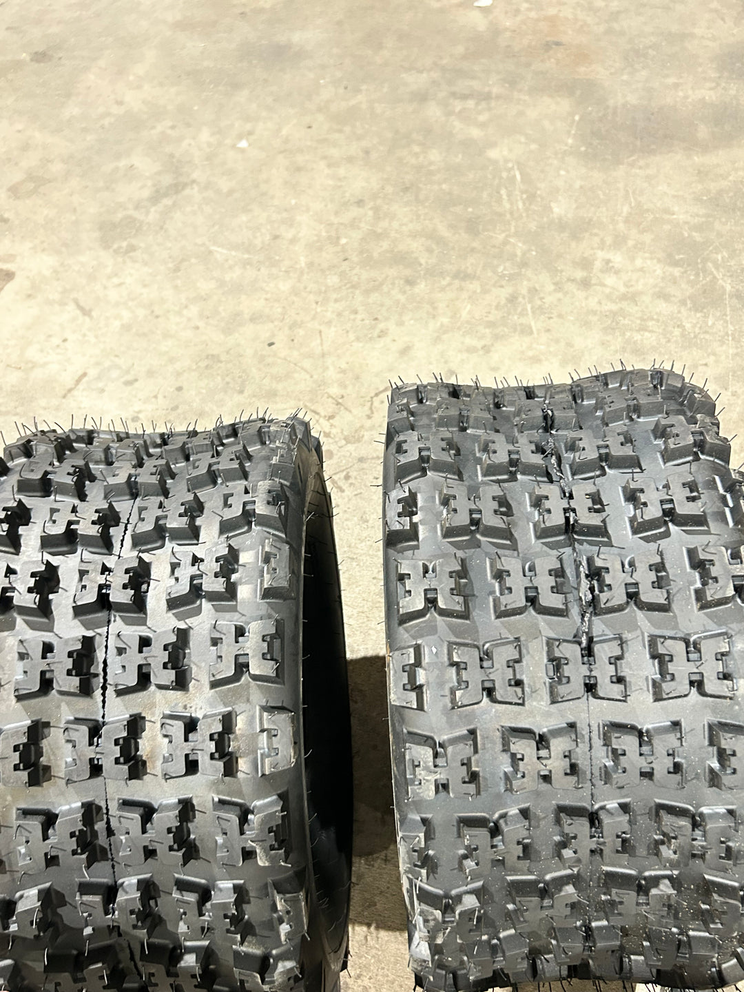 Tires 22X11x9 6 PR Tubeless Quad ATV Tire for UTV Side By Side Off Road Adventures Snow and Trail Riding Set of 2 (used)