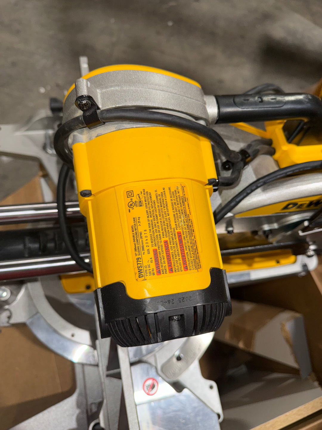 DEWALT 12-in 15-Amps Dual Bevel Compound Corded Miter Saw