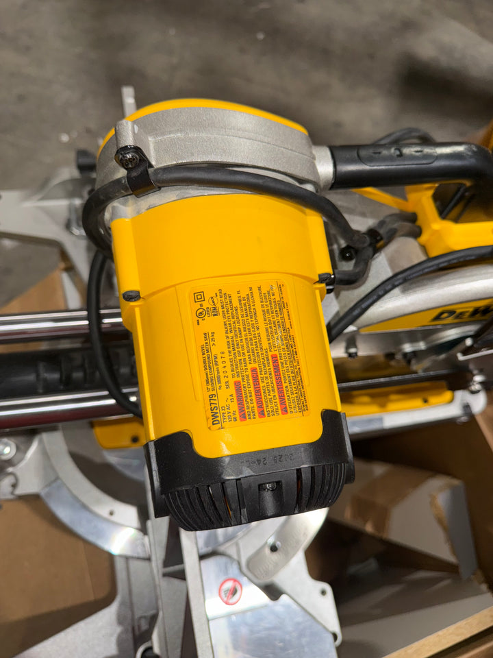 DEWALT 12-in 15-Amps Dual Bevel Compound Corded Miter Saw