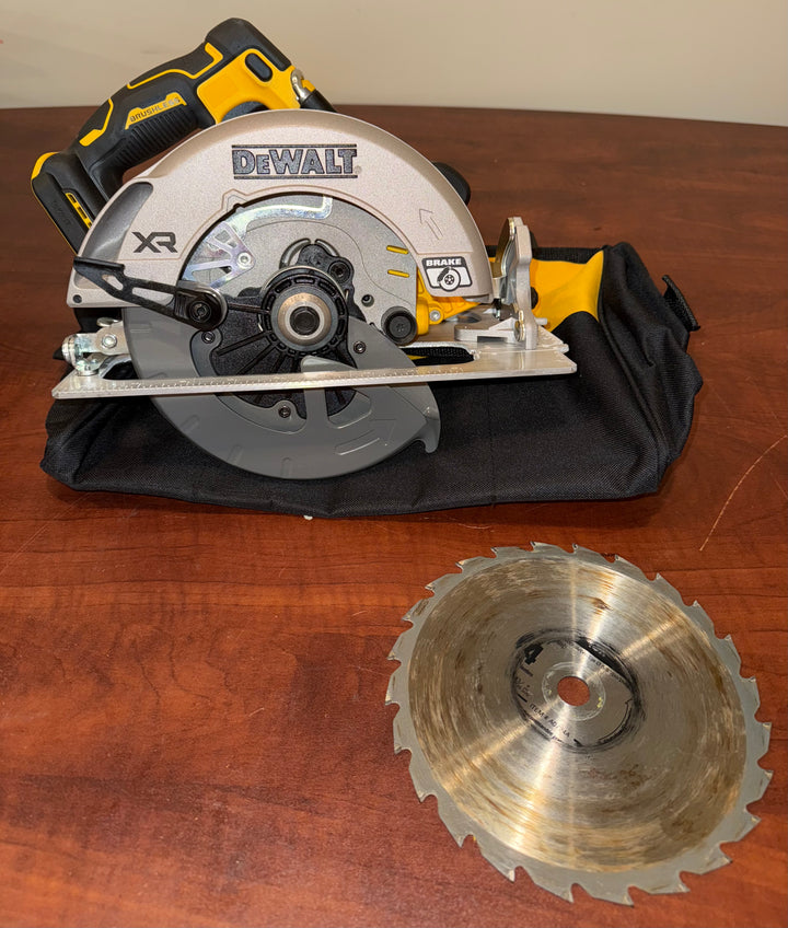DeWalt 20-Volt MAX 7-1/4 in. Cordless Circular Saw (Tool Only)