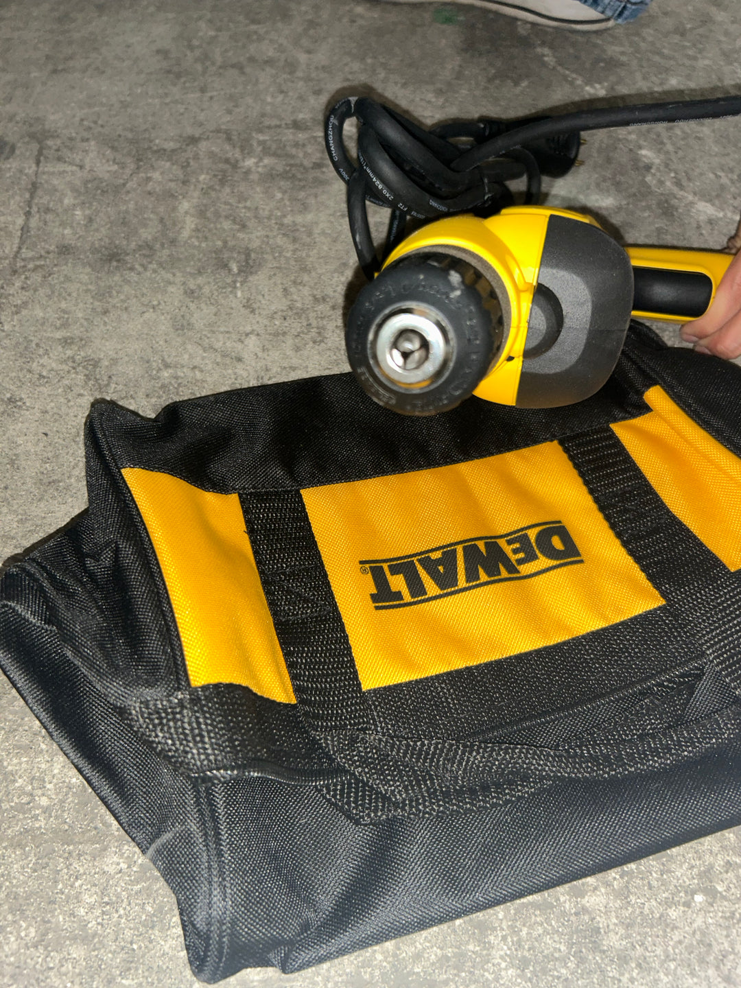 DEWALT 3/8-in Keyless Drill (Soft Bag Included) (USED)