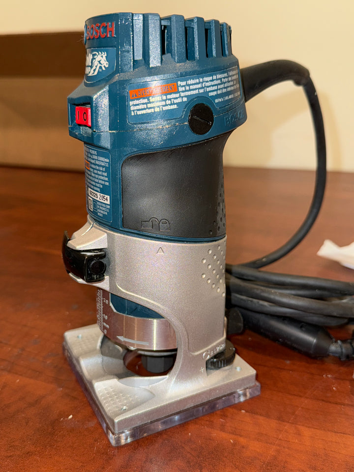 Bosch - 5.6 Amp 1.0 HP 120-Volt Variable-Speed Fixed Base Corded Palm Router (used)