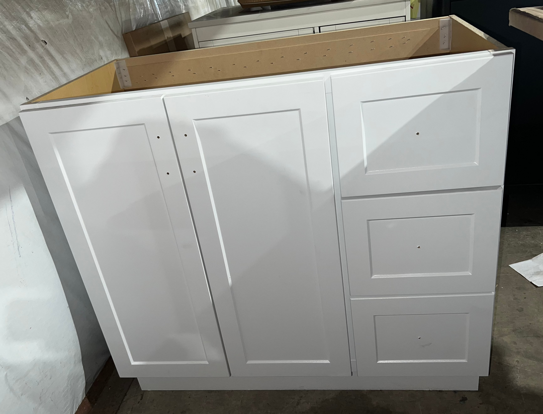 Style Selections Davies 36-in White Single Sink Bathroom Vanity with White (DAMAGED)  (NO TOP) (DONT LIST) (MP)