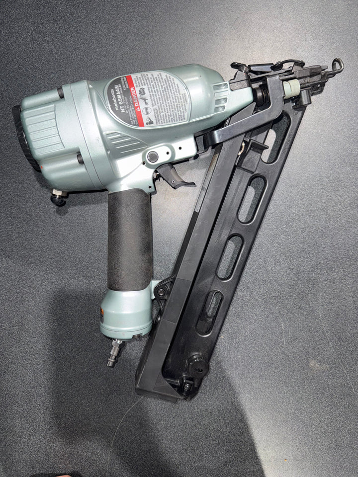Metabo HPT 2-1/2-in 15 -Gauge Pneumatic Angled Finish Nailer (Used)