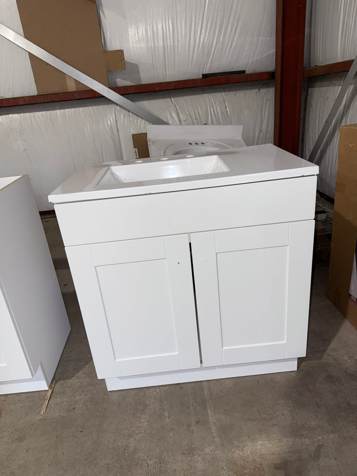 Project Source Dover 30-in True White Single Sink Bathroom Vanity with White Cultured Marble Top Damaged (MP ONLY)