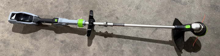 Desbrozadora de hilo a batería EGO POWERLOAD de 56 voltios y 15 pulgadas con eje telescópico (usada) (herramienta sin accesorios)