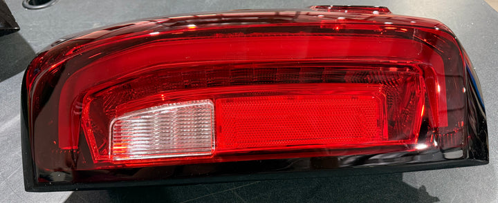 LED Tail Light Rear Lamp Assembly Left and Right  2019-2026 GMC Sierra (Open Box)