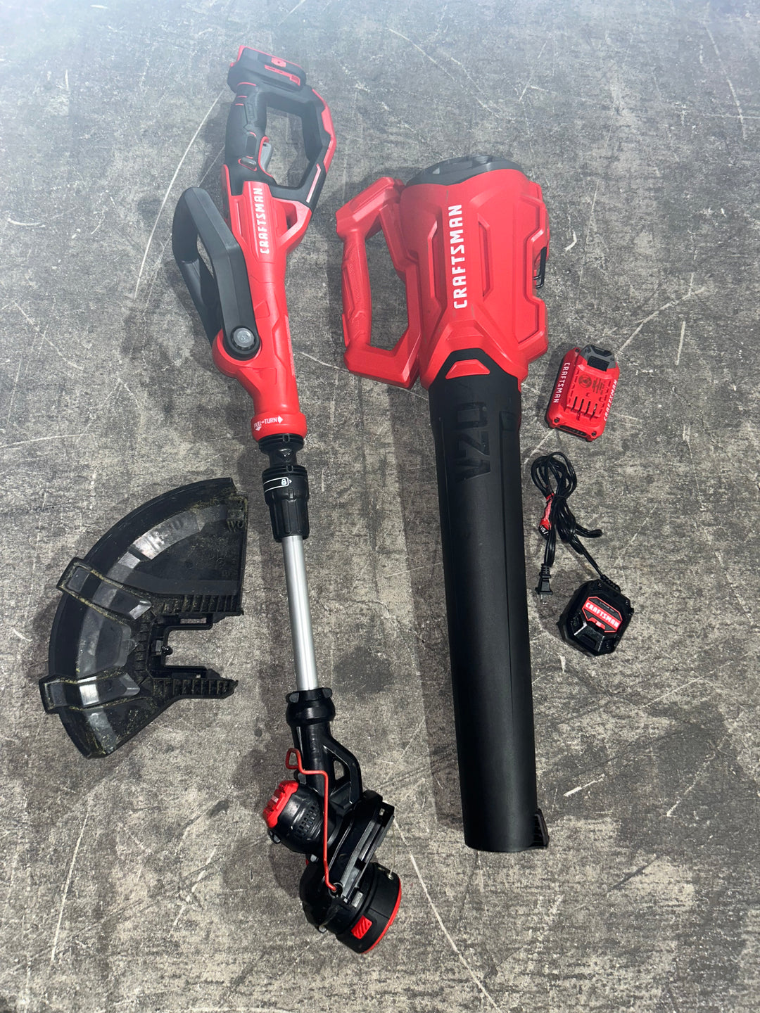 Kit combinado de recortadora de hilo y soplador de hojas inalámbrico CRAFTSMAN V20 de 20 voltios máx., 2 Ah (batería y cargador incluidos) (USADO)