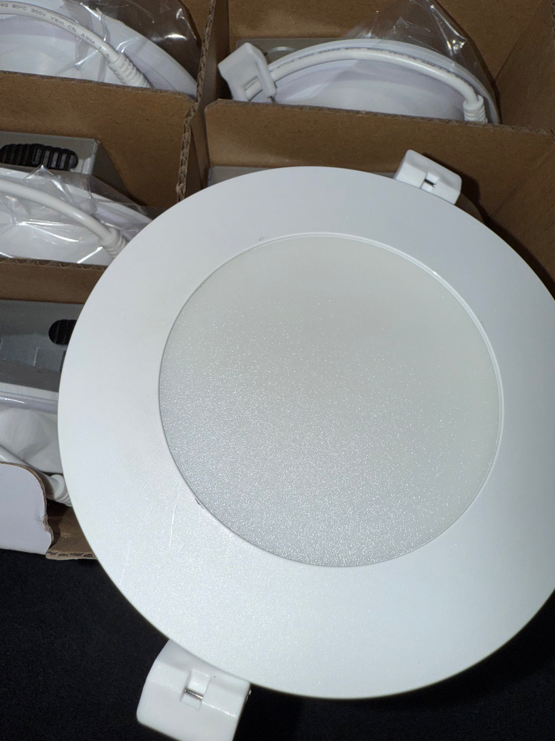 Utilitech White 4-in 450 -Lumens Switchable white Round Dimmable LED Canless Wet rated Recessed Downlight 12 -Pack (used)