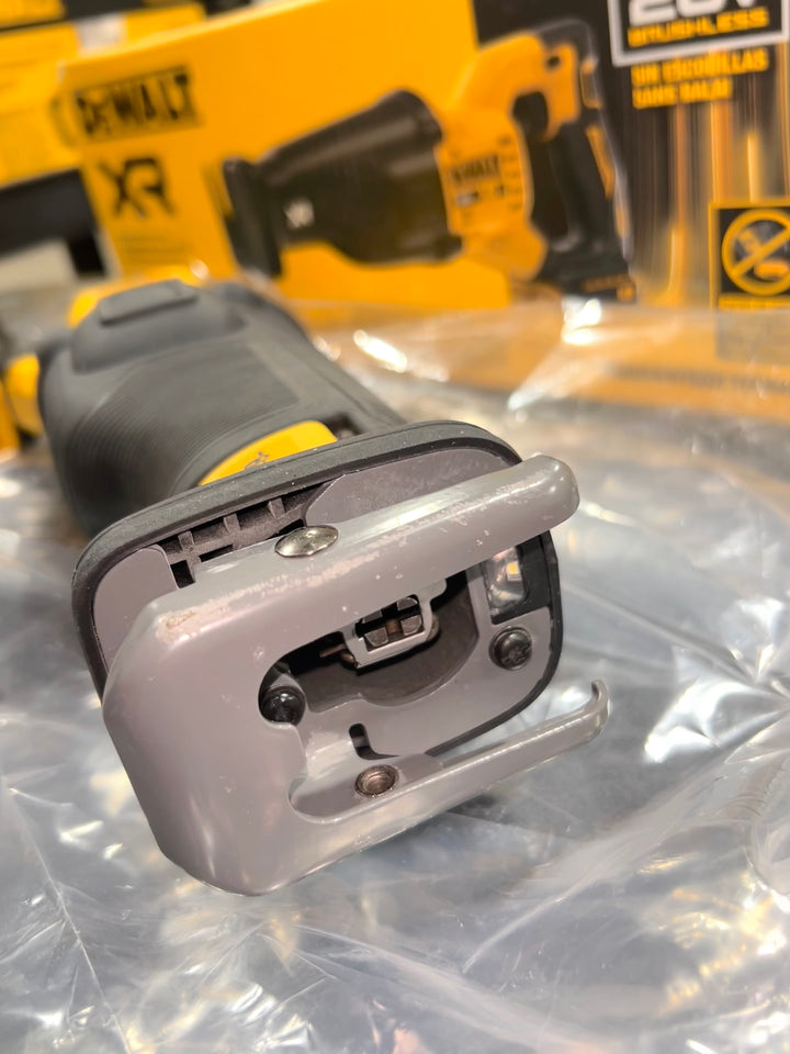 DEWALT XR 20-volt Max Variable Speed Brushless Cordless Reciprocating Saw (used)