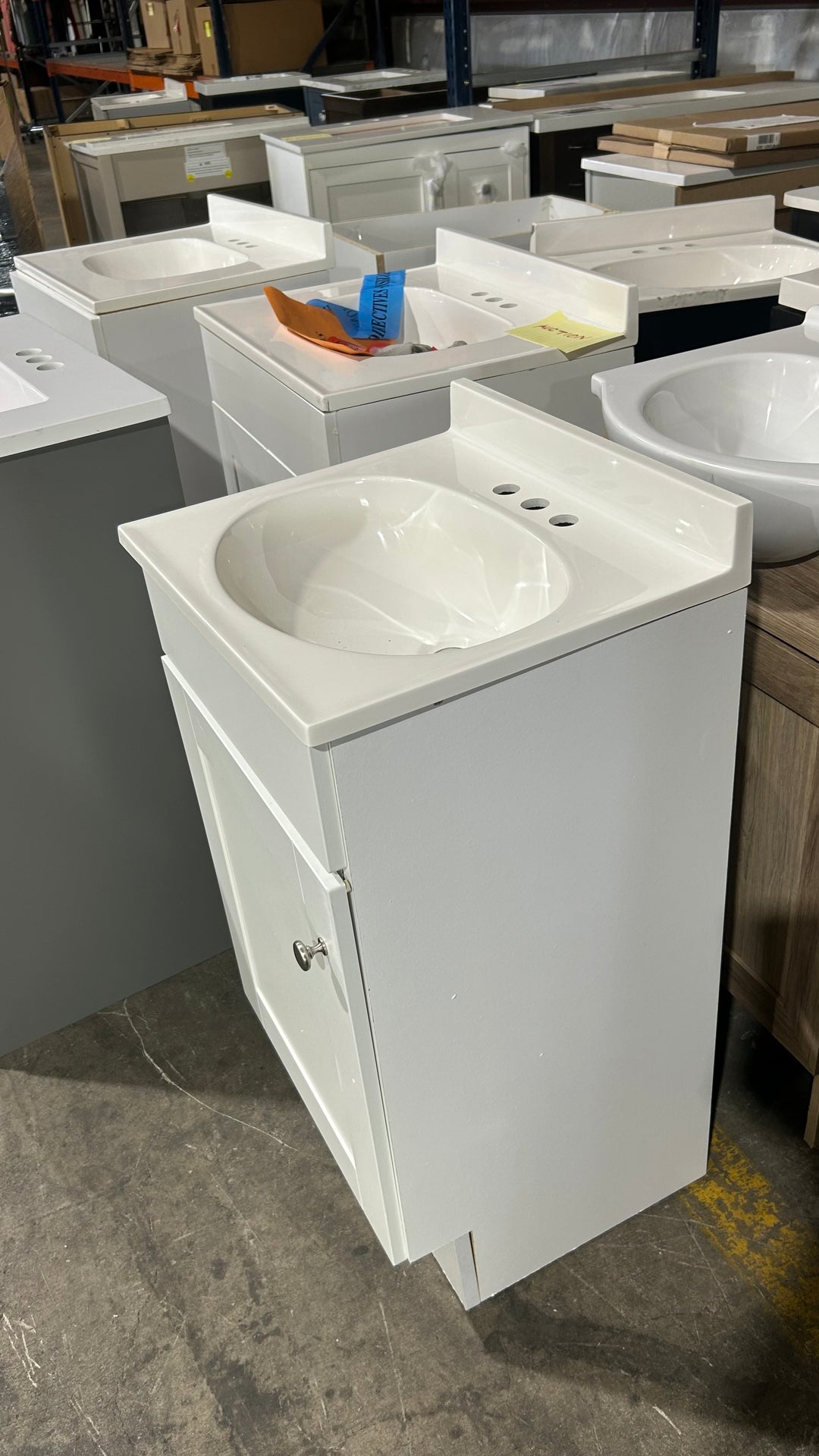 Project Source Dover 18-in True White Single sink Bathroom Vanity with White Cultured marble Top (Open Box)