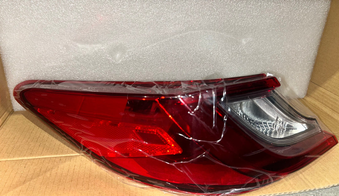 Toyota Camry 2025-2026 Outer Tail Light Replacement for Left/Driver Side (open box)