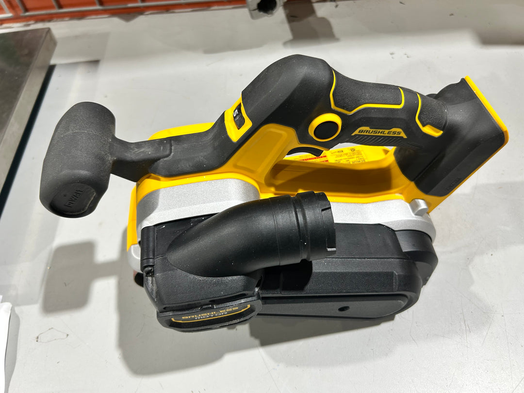 DEWALT XR 20-Volt Brushless Variable Speed Belt Cordless Sander with Dust Management (used)
