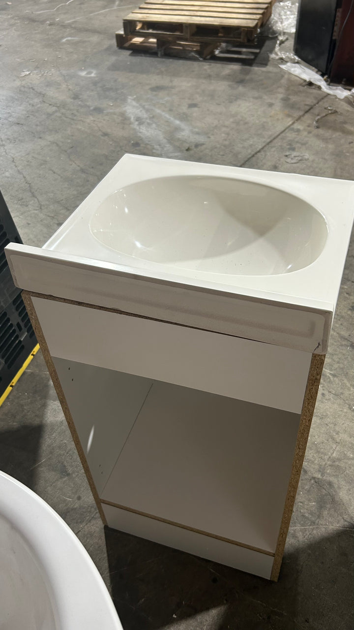 Project Source Dover 18-in True White Single sink Bathroom Vanity with White Cultured marble Top (Open Box)