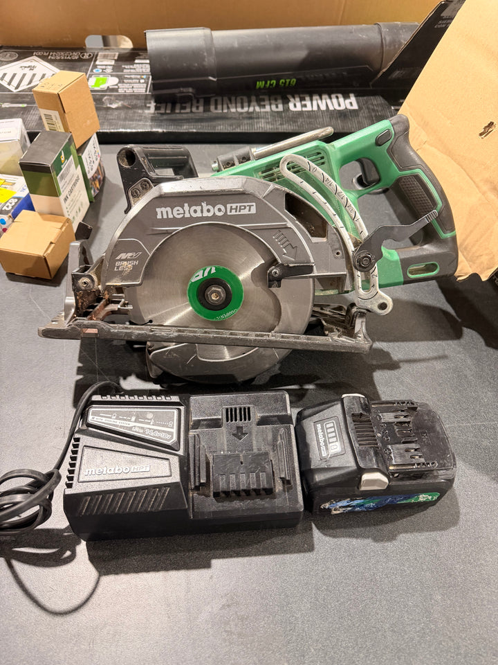 Metabo HPT Multi-Volt 36-volt 4 -Amp 7-1/4-in Brushless Hybrid Capable Cordless Circular saw (Battery Included and Charger Included) (Used)