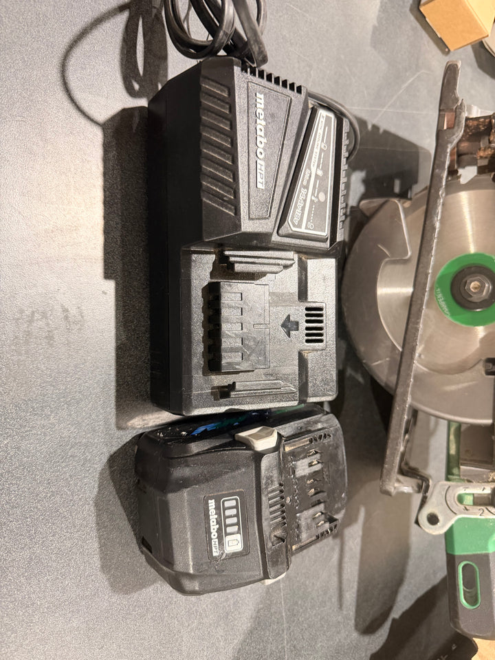 Metabo HPT Multi-Volt 36-volt 4 -Amp 7-1/4-in Brushless Hybrid Capable Cordless Circular saw (Battery Included and Charger Included) (Used)