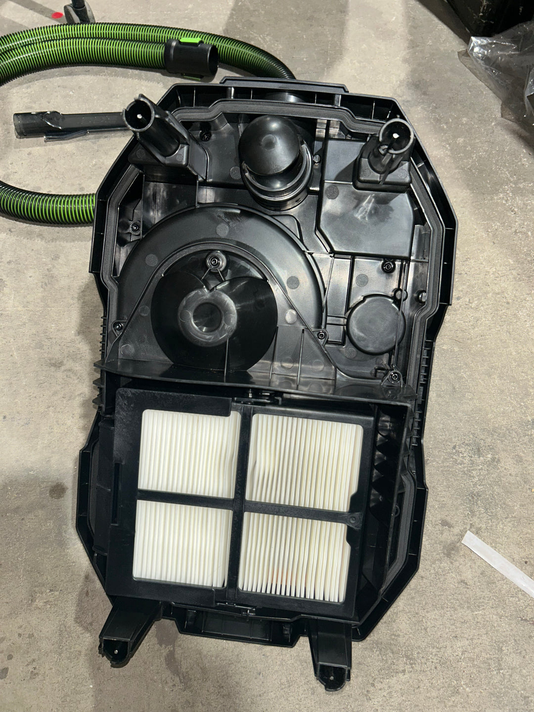 EGO POWER+ 56-volt 9-Gallon 5 HP Cordless Wet/Dry Shop Vacuum with Accessories Included (4.0 aH Battery Included) (used)