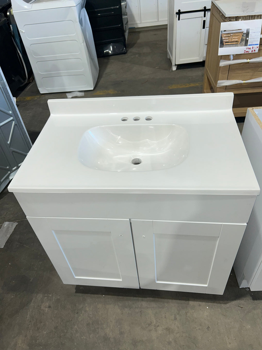 Project Source Dover 30-in True White Single sink Bathroom Vanity with White Cultured marble Top (damaged)