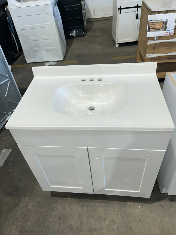 Project Source Dover 30-in True White Single sink Bathroom Vanity with White Cultured marble Top (damaged)