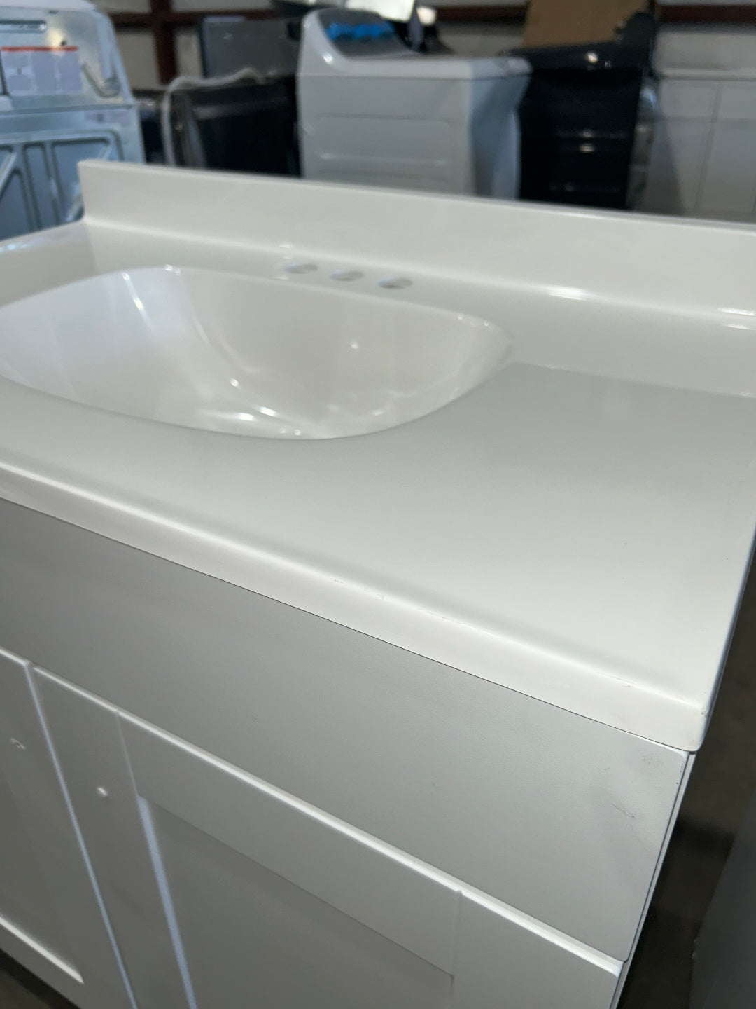 Project Source Dover 30-in True White Single sink Bathroom Vanity with White Cultured marble Top (damaged)