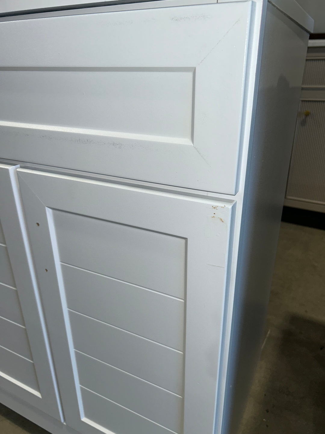 Style Selections Kirkman 36in True White Single Sink Bathroom Vanity w White Cultured Marble Top (damaged)