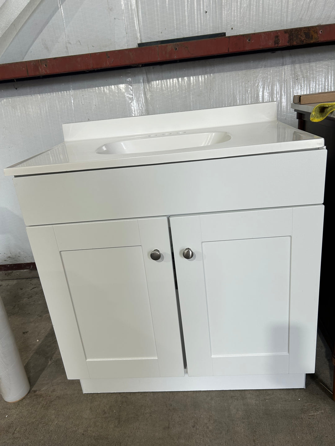 Project Source Dover 30-in True White Single sink Bathroom Vanity with White Cultured marble Top (damaged)