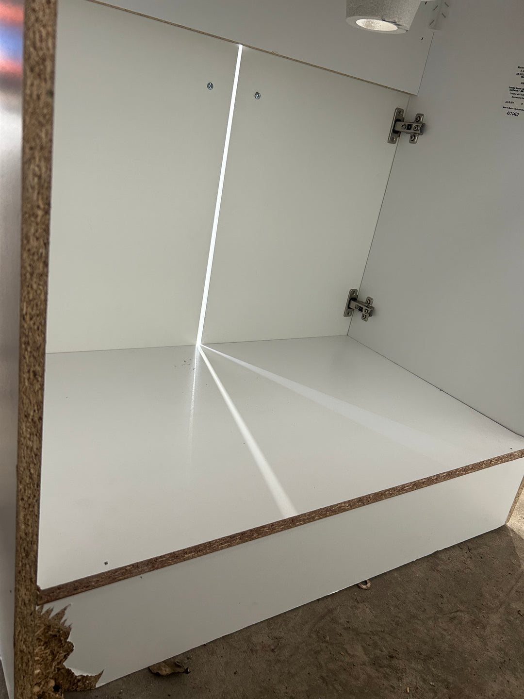 Project Source Dover 30-in True White Single sink Bathroom Vanity with White Cultured marble Top (damaged)