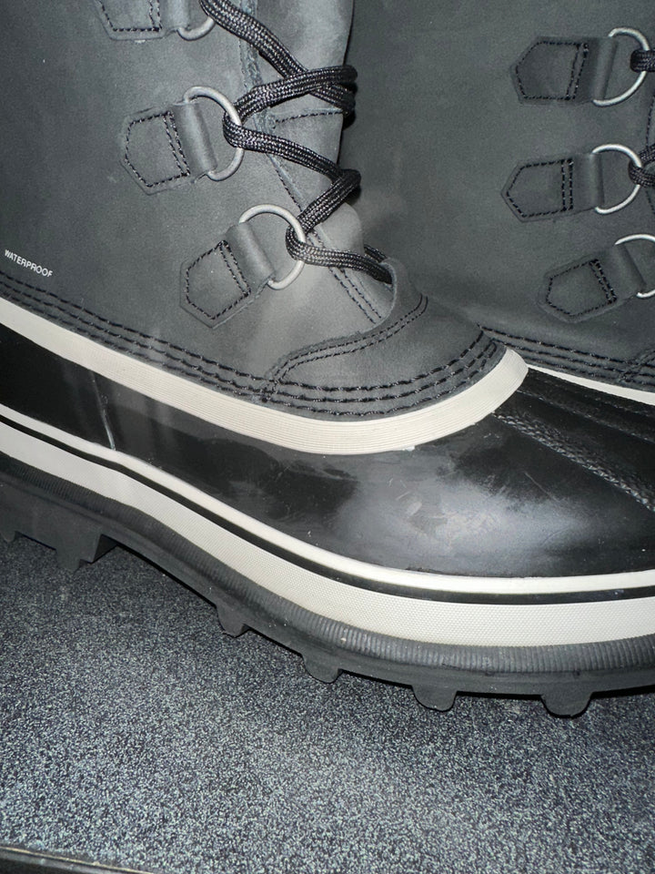Sorel Caribou Women's Waterproof Boot Size 9