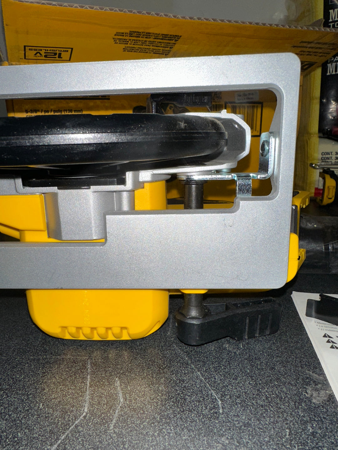 DEWALT XTREME 12-volt Max 5-3/8-in Brushless Cordless Circular saw (USED)