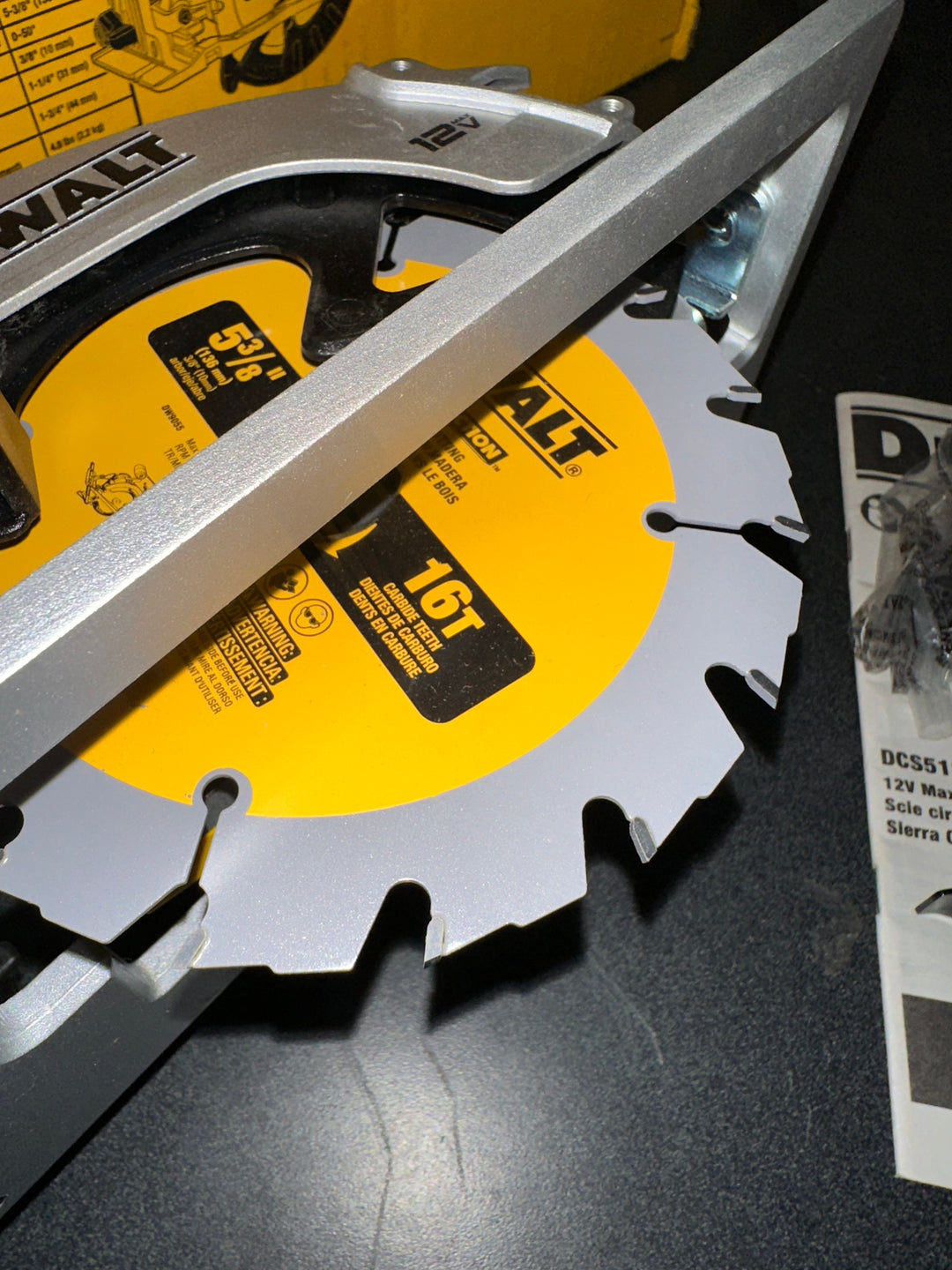 DEWALT XTREME 12-volt Max 5-3/8-in Brushless Cordless Circular saw (USED)
