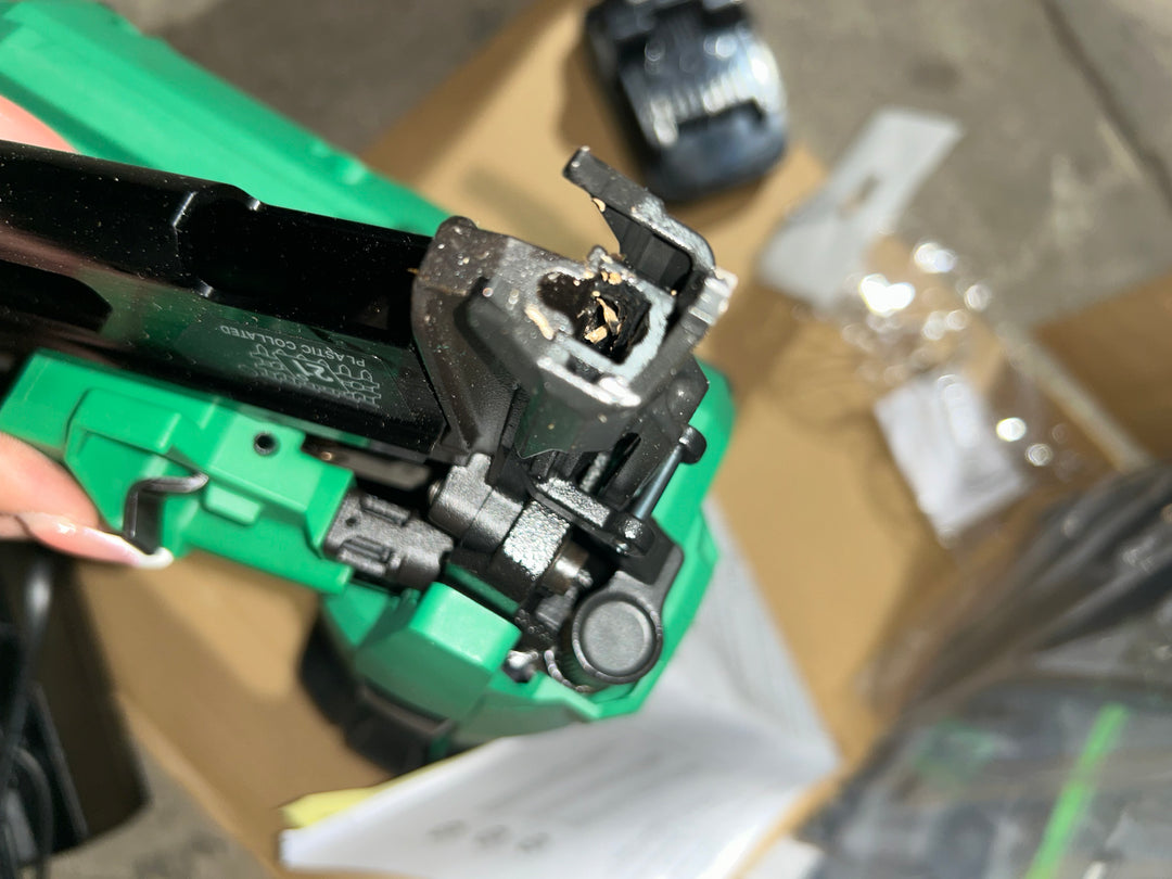 Metabo HPT Multi-Volt 3-1/2-in 21 -Degree Cordless Roundhead Framing Nailer ( 2.0 Battery Included and Charger Included)(used) (Copy)
