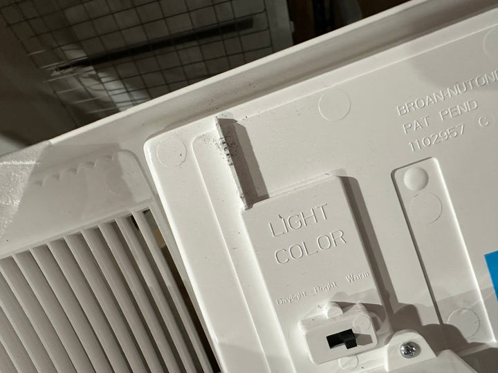 Broan PowerHeat 2.0-Sone 110-CFM Bright White Lighted Bathroom fan and heater (USED)