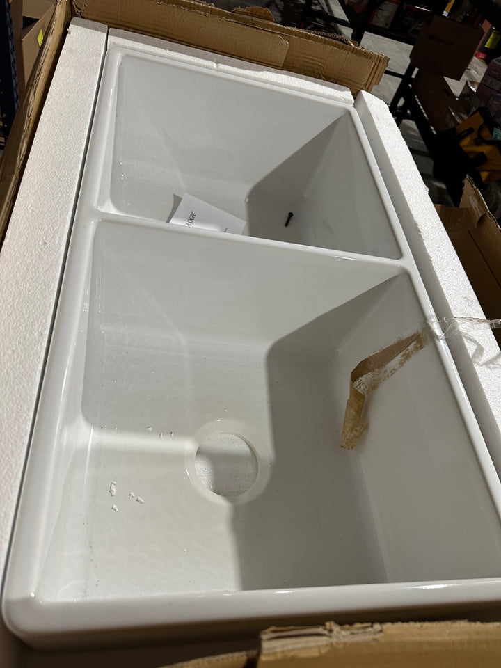 SINKOLOGY Bradstreet II 33 in. Farmhouse Apron Front Undermount Double Bowl Crisp White Fireclay Kitchen Sink